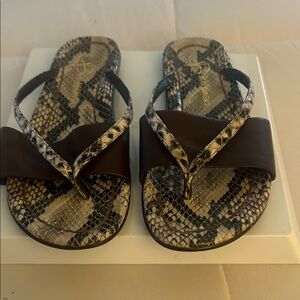 Stylish Snakeskin Pattern Slippers